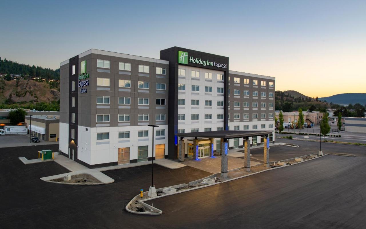 Holiday Inn Express & Suites Kelowna - East By Ihg Exterior photo